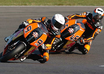 Stefan Nebel (#9) und Martin Bauer (#45) - KTM RC8 R