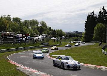 van Lagen führt das Feld durch Hatzenbach