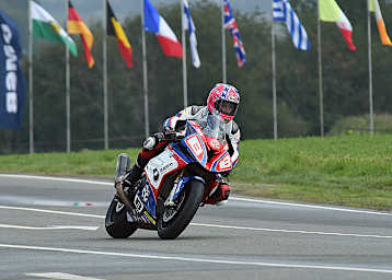Lee Johnston gewann den zweiten IRRC-Superbike-Lauf