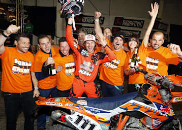 Taddy Blazusiak gewinnt zum sechsten Mal in Folge die SuperEnduro-WM