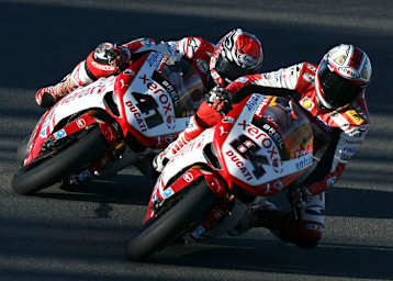 Michel Fabrizio (84) und Noriyuki Haga (41) in Kyalami 2009