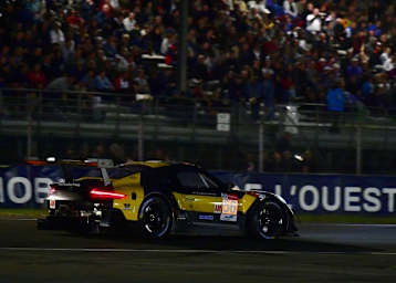 Der Porsche 911 RSR vom Team Project 1 bei den 24h von Le Mans 2018