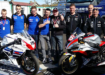 Franky Heidger (Bildmitte) mit Marc Fissette (links neben ihm) und Didier Grams (ganz rechts)