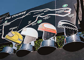 Die vier neuen Trophäen für die Classic TT