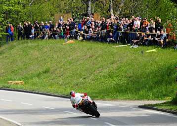 Tausende Motorsportfans lassen sich den Berg-Klassiker nicht entgehen