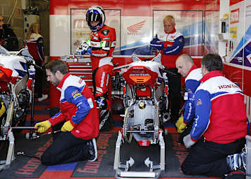 Honda Racing verbrachte viel Zeit an der Box