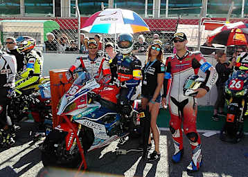 Didier Grams, Pedro Vallcaneras und Petr Biciste bestens beschirmt