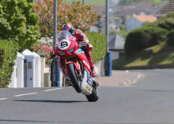 Ian Hutchinson ist seine fehlenden Testfahrten auf der Honda anzumerken