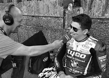 Dan Kneen beim Interview mit Radio Manx TT