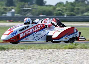 Nach fünf von zwölf Rennen haben die Titelverteidiger Ben und Tom Birchall bereits 31 Punkte Rückstand