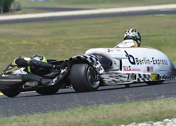 Tim Reeves/Mark Wilkes entscheiden Sprintrennen in Oschersleben für sich