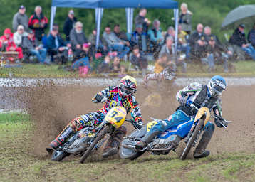 Dirk Fabriek (l.) trifft am Sonntag auf Bernd Diener (r.)