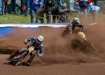 Der fatale Sturz von Dirk Fabriek, vorne Bernd Diener