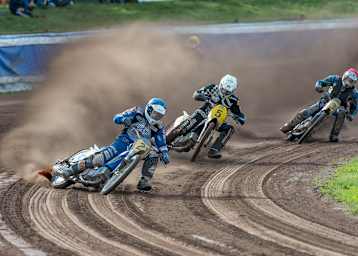 Finale in Scheessel: Joerg Tebbe vor Matthias Kroeger und Bernd Diener