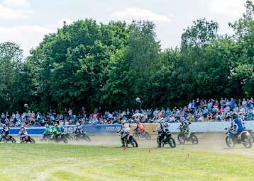 14 Enduros auf dem Leineweberring
