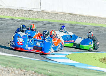 90 Manuel Hirschi/Sarah Fries auf einer LCR Suzuki