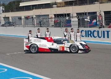 Der neue Toyota TS050 Hybrid samt Piloten