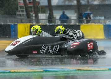 Michael Grabmüller/Sophia Kirchhofer im Regen von Le Mans