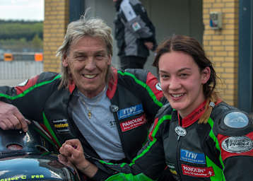 Peter Schröder und Beifahrerin Denise Werth