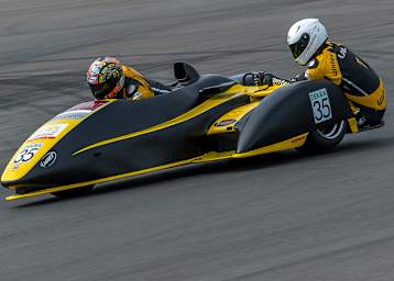 Sattler/Neubert verschrotteten im Training einen Motor