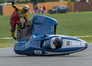 Phil Croft/Ronja Mahl crashten in Schleiz