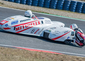 Ben und Tom Birchall auf einer LCR Honda 600