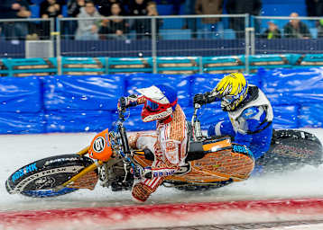 Jasper Iwema vor Reinhard Greisel