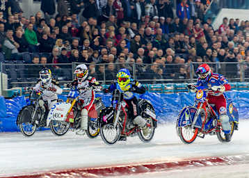 Start zum A-Finale: (von rechts) Krysov, Haarahiltunen, Ebner, Gegenbauer 