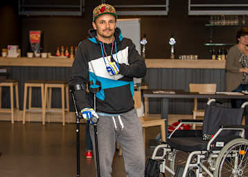 Ronny Häring steht zwei Tage nach der OP schon wieder