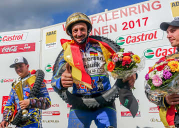 Bernd Diener freute sich über den ADAC-Goldhelm