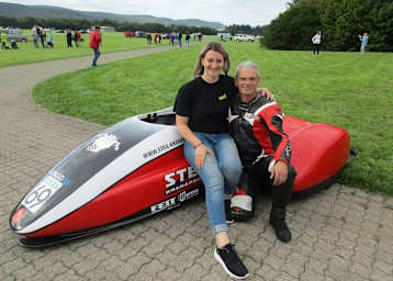 Neu in der WM: Tassilo Gall und Beifahrerin Sophie Sattelberger