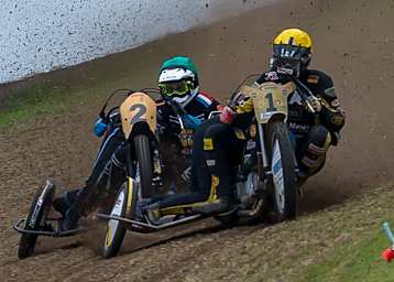 Spektakulär: Venus/Heiß (1) im Duell mit Matthijssen/Mollema in Bielefeld
