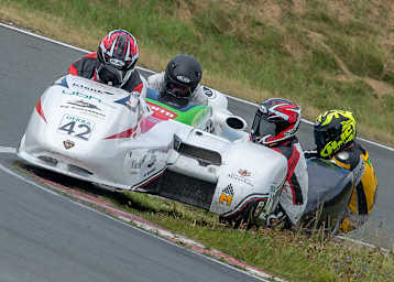 Christian Ruppert/Ueli Wäfler (42), hier in Schleiz vor Remse/Mulholland, hören auf