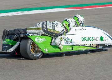 Endeveld/Remmé sind noch im Lernprozess mit ihrer Adolf RS1 F1 Kawasaki 600