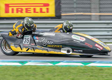 Josef Sattler/Uwe Neubert führen die IDM Sidecar jetzt an