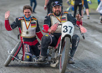 Oliver Möller und Beifahrerin Dana Frohbös fahren in dieser Saison mit einer A-Lizenz