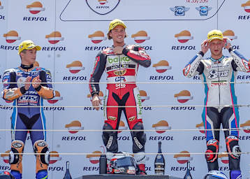 Podest Rennen 2 in Aragón: Sieger Edgar Pons vor Hector Garzó und Niki Tuuli