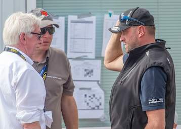 Markus Brandhofer (r.) schnupperte in Schwarme schon mal wieder Gespann-Luft