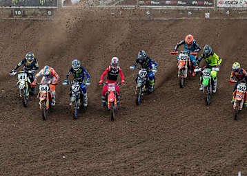 Die MXGP-Saison 2020 hat begonnen: Jonass, Herlings, Paulin, Gajser, Seewer, Bogers, Desalle und Cairoli (v.l.n.r.)