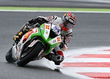 Kenan Sofuoglu greift 2015 in den Puccetti-Farben an