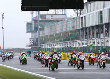 Start zum ersten Rennen in Magny-Cours