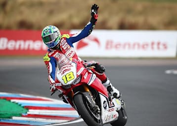 Andrew Irwin feiert seinen ersten BSB-Sieg