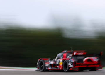Verdammt schnell in der Eifel: Der Audi R18 von Marcel Fässler und André Lotterer