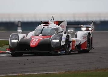 Der Toyota TS050 Hybrid von Buemi/Davidson/Nakajima