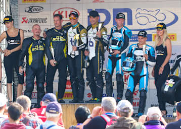 Das Siegerpodium der Sidecars in Zolder nach dem Rennen 2 