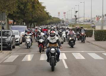 Jorge Martinez an der Spitze der Parade