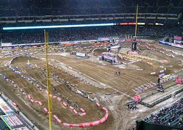 Die Saisoneröffnung der US-Supercrossmeisterschaft findet traditionell in Anaheim statt
