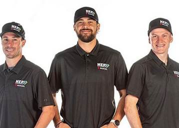 Max Anstie (rechts) startet neben Kyle Cunningham (links) und Adam Enticknap in den USA für das Team HEP Motorsports Suzuki