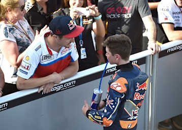 MotoGP-Ass Jack Miller gratuliert Billy van Eerde zum Sieg