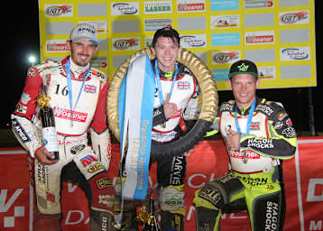 Die Top-3 der Grasbahn-EM kommen aus England: Andrew Appleton, James Shanes und Edward Kennett (v.l.)